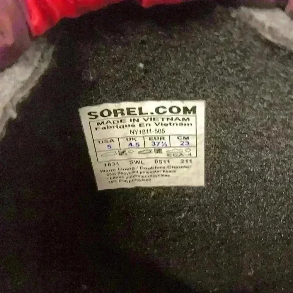 Sorel size 5 winter boots Warm lining elastic closure